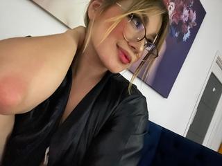 Webcam Sex Show with Mia_Baker on Live Cam-to-Cam Sex Chat