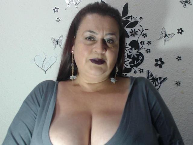 Watch  FATWHOREXXX live on cam at ImLive
