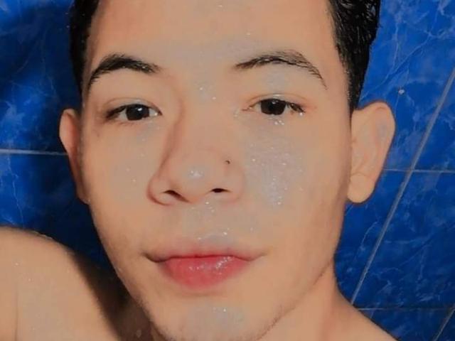 Watch  sexy_boy live on cam at ImLive