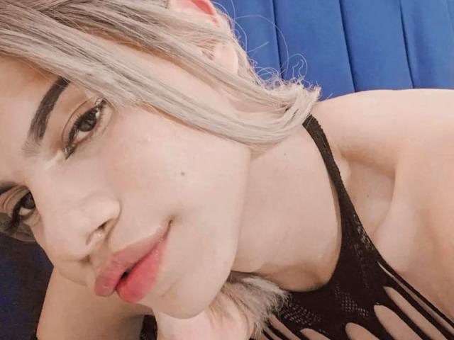 Watch  Sexynahomy24 live on cam at ImLive