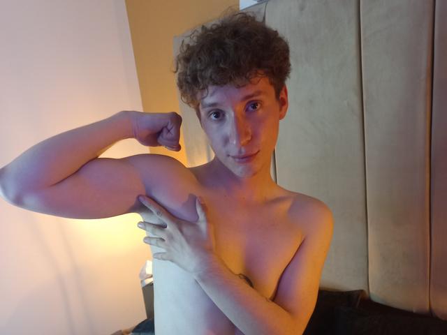 Watch  Tylor_Bran live on cam at ImLive
