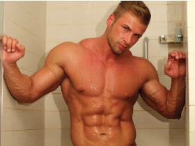 Guys are you dreaming about real muscles? Then come to my show so we can have some fun together!