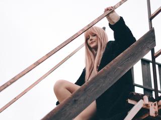 Image 4 of DellilahTaylor, female webcam model, 18 years old, on live webcam