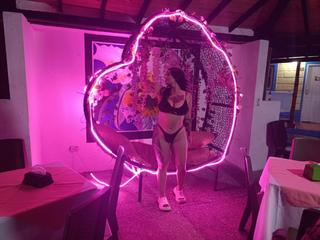 Image 2 of HannaSpencerr, female webcam model, 23 years old, on live webcam