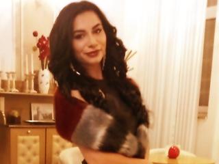Image 4 of SexySugarFlaMe, female webcam model, 25 years old, on live webcam