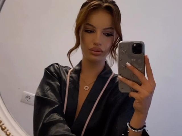 KimmDaviss - Live sex cams model