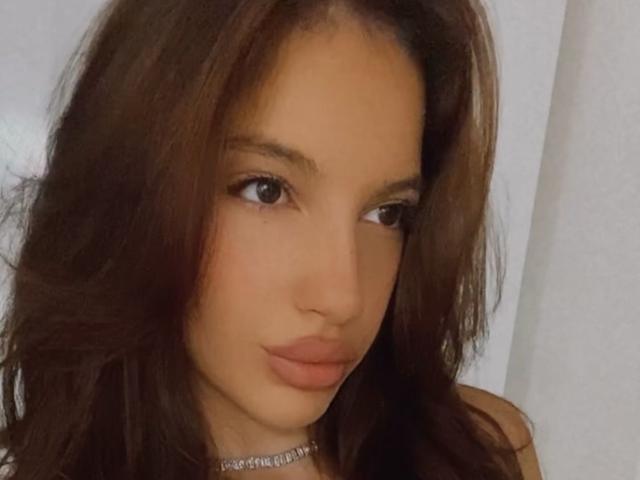 KimmDaviss - Live sex cams model