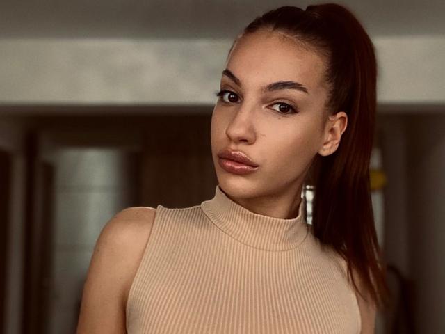 KimmDaviss - Live sex cams model