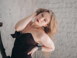 Image 3 of AstraMluse, female webcam model, 18 years old, on live webcam