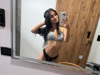 Image 3 of NadiaRoden, female webcam model, 18 years old, on live webcam