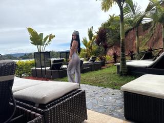 Image 4 of NadiaRoden, female webcam model, 18 years old, on live webcam