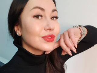 Image 4 of JulianaGold33, female webcam model, 33 years old, on live webcam