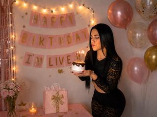 Image 3 of DesireLoww, female webcam model, 30 years old, on live webcam