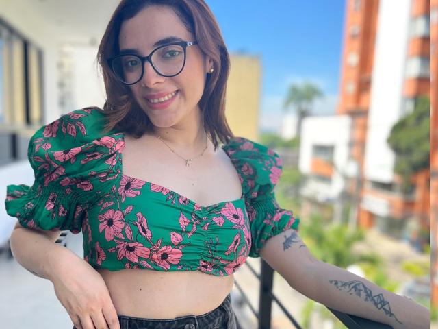 LiaCrimson - Live sex cams model