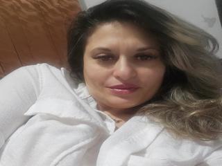 Image 2 of lionesss8786, female webcam model, 27 years old, on live webcam