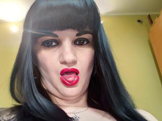 Image 2 of XLylyusX, female webcam model, 30 years old, on live webcam