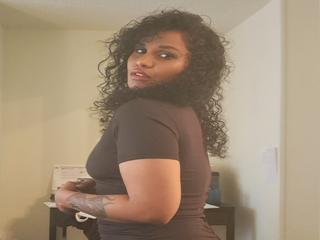 Image 1 of HornyLily4u, female webcam model, 25 years old, on live webcam