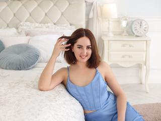 Image 4 of NoraSimons, female webcam model, 24 years old, on live webcam