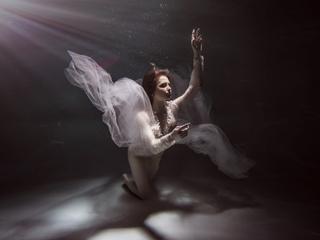 Image 4 of AriadnaSh, female webcam model, 26 years old, on live webcam