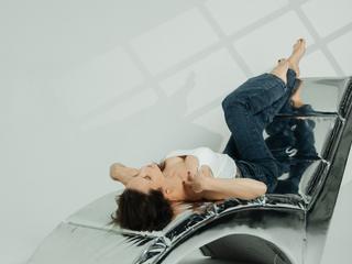 Image 1 of AriadnaSh, female webcam model, 26 years old, on live webcam