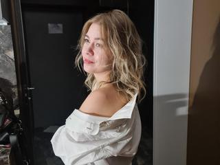 Image 1 of Krystal_Ms, female webcam model, 38 years old, on live webcam