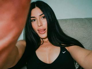 BrunetteAngel on ImLive