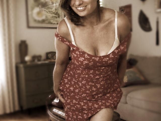 AFlirtyLittleFoxxx Live Chat on ImLive