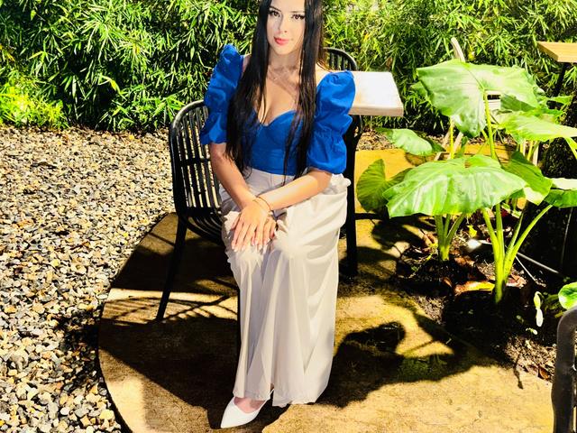 Alison_Tatcher - Live sex cams model