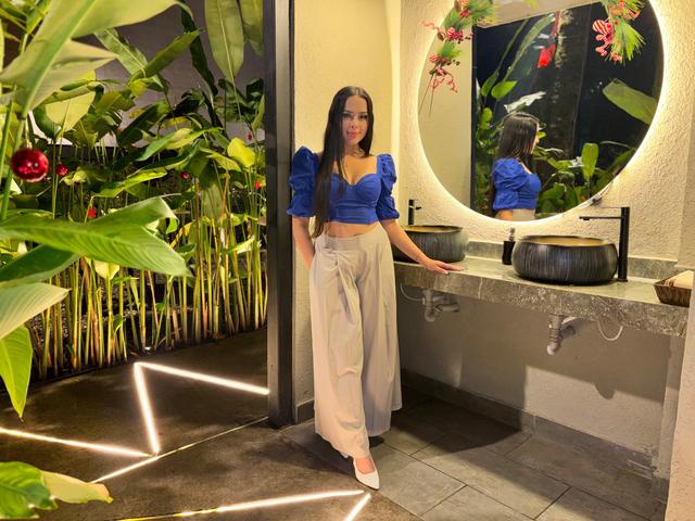 Alison_Tatcher - Live sex cams model
