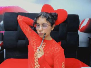 Image 4 of Julia_Bennett, female webcam model, 18 years old, on live webcam