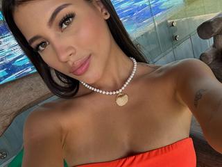 Image 2 of AriaCarter, female webcam model, 22 years old, on live webcam