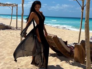 Image 1 of AlexxxaPower, female webcam model, 29 years old, on live webcam