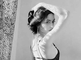 Image 2 of AyanaLush, female webcam model, 26 years old, on live webcam