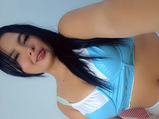 Image 4 of OliviaCarson, female webcam model, 20 years old, on live webcam
