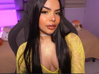 Image 4 of KittyFit, female webcam model, 20 years old, on live webcam