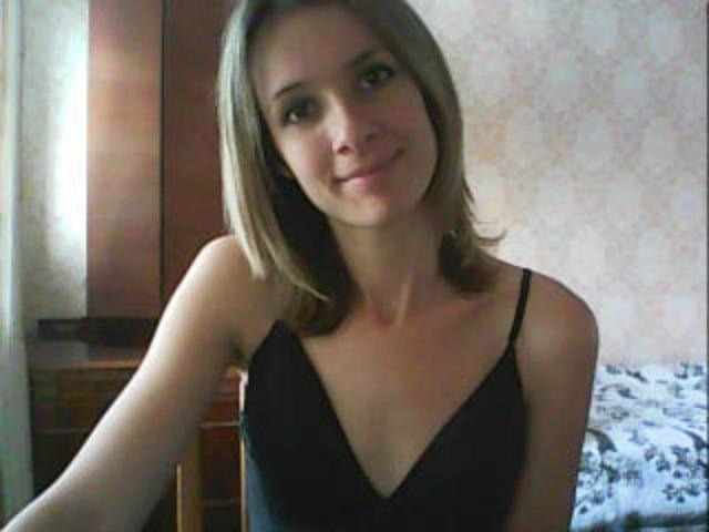 KissSweetGirl Live Chat on ImLive