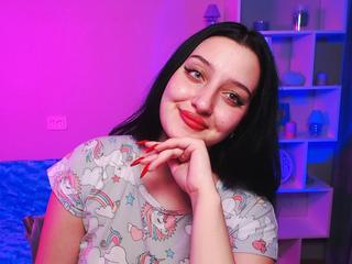 Image 4 of SkarlettMonlis, female webcam model, 21 years old, on live webcam