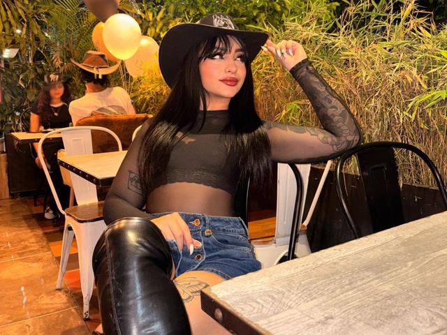 ScarlettWalker - Live sex cams model