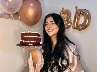 Image 3 of LyssaSunnyy, female webcam model, 23 years old, on live webcam