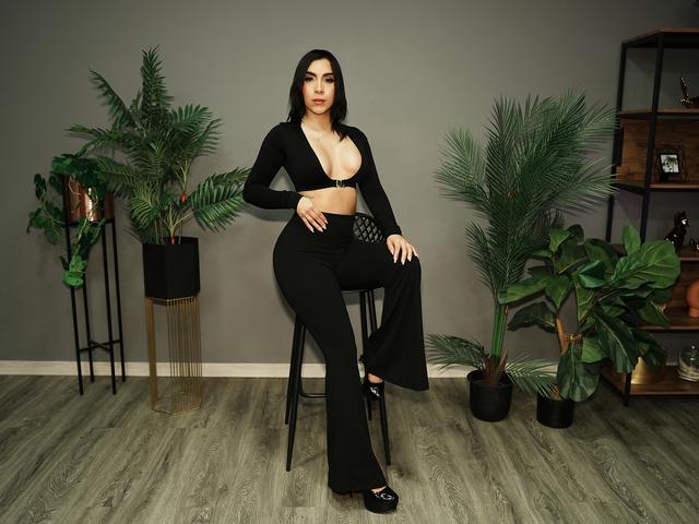 AnetteLawrence1 - Live sex cams model