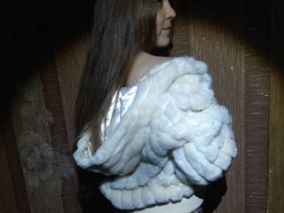 Image 3 of SugarFox, female webcam model, 29 years old, on live webcam