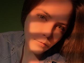 Image 2 of SugarFox, female webcam model, 29 years old, on live webcam