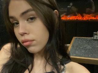 Kitty_Mila Gallery Image 3 Kitty_Mila Gallery Image 3