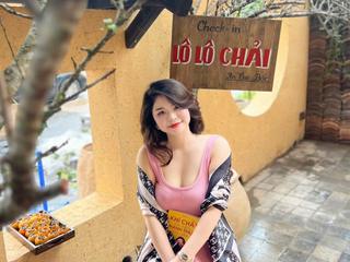 Image 1 of LuciBaby999, female webcam model, 30 years old, on live webcam