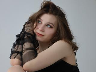 Image 3 of RinaMason, female webcam model, 21 years old, on live webcam