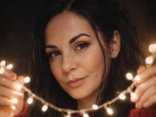 Image 3 of SKYNateLuv, female webcam model, 25 years old, on live webcam