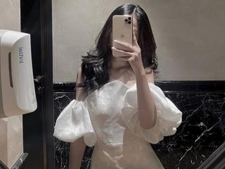 Image 1 of Yumi_Sexy, female webcam model, 33 years old, on live webcam