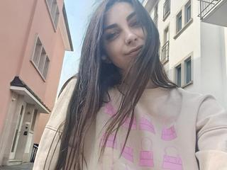 Image 2 of CandiceSummer, female webcam model, 25 years old, on live webcam