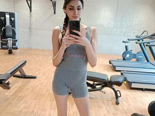 Image 4 of CandiceSummer, female webcam model, 25 years old, on live webcam