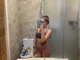 Image 3 of PamelaXX_, female webcam model, 23 years old, on live webcam